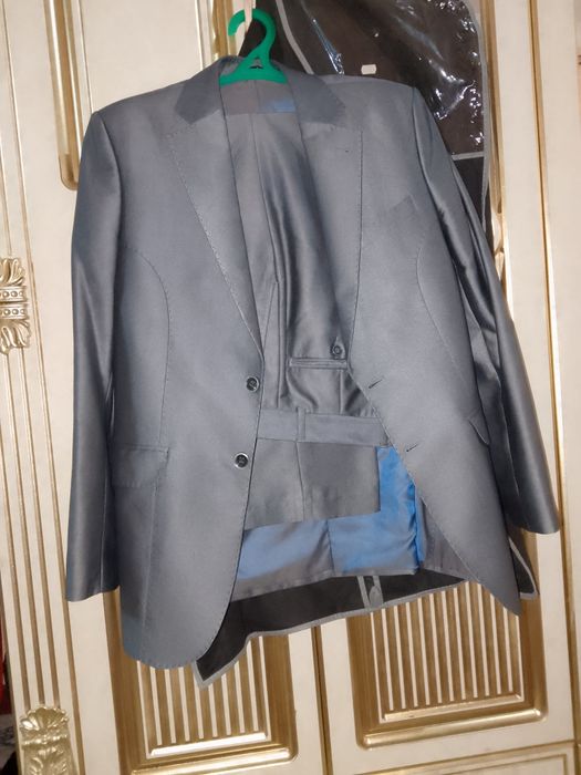 Мужской костюм бурик сотилади Италия