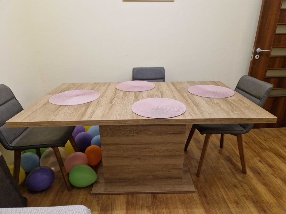 Масивна разтегателна маса