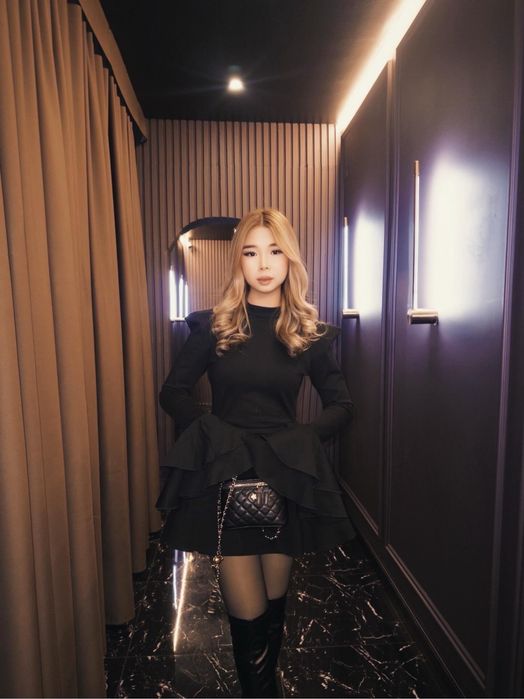 черное короткое платье