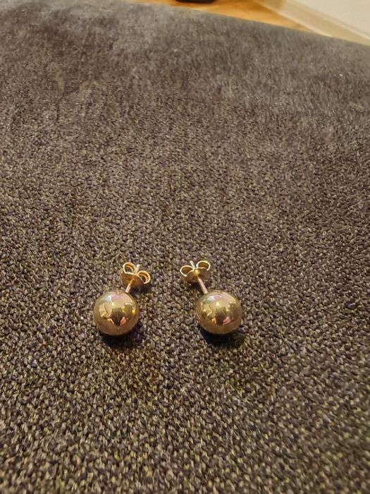 Продавам златни обеци 18к