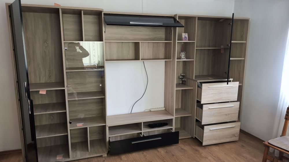 Mobilă living modernă – stare foarte bună