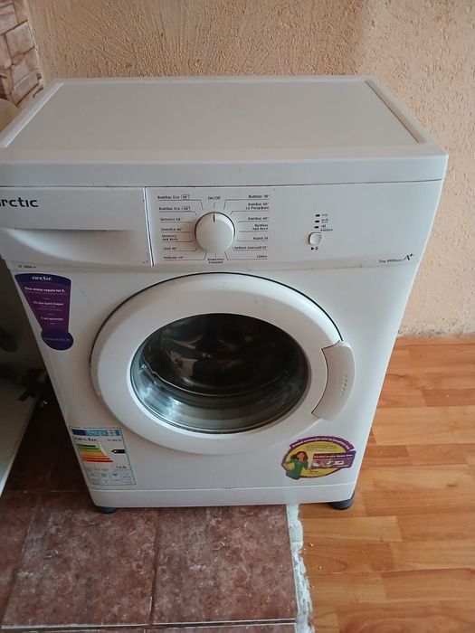 Mașină De Spălat Artic + Combină frigorifică indesit