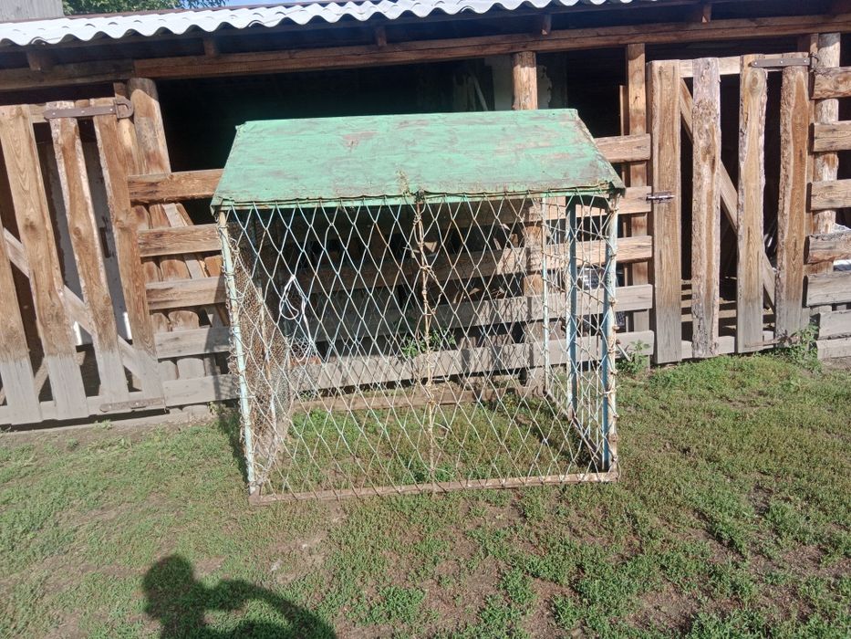 Продам вольер,будку для собаки