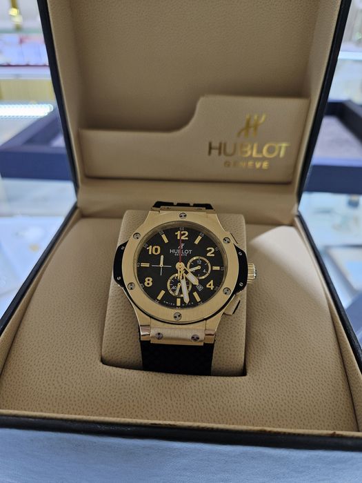 Продам золотые часы Хублот, для спортивных и брутальных мужчин.