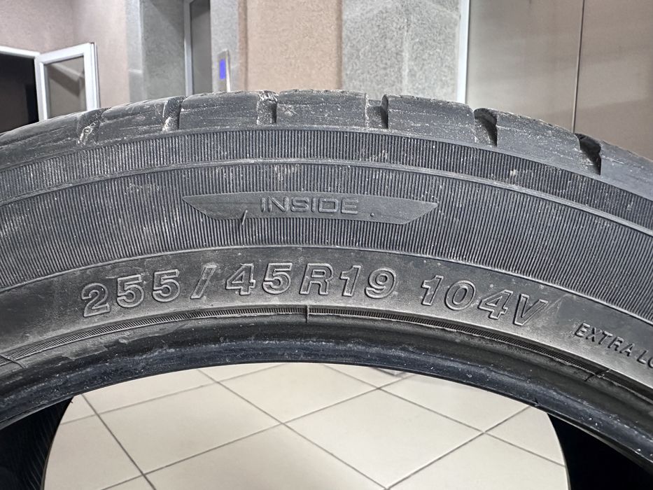 255/45/19 YOKOHAMA