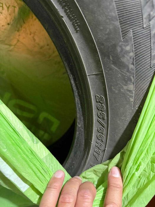 Продам шины 235/65 R17
