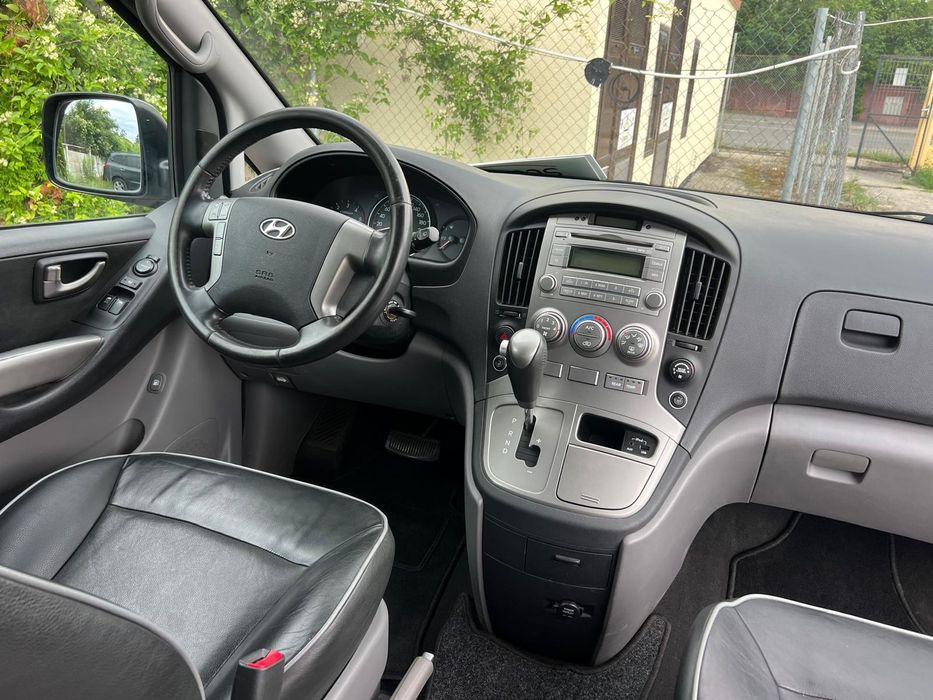 Rent a car Bus Van Microbus Microbuz 8 locuri  8+1