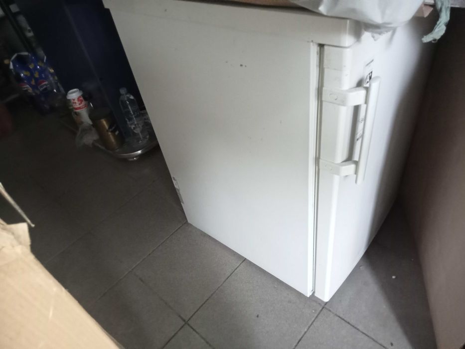 Frigidere mici si congelatoare cu sertare sau capac