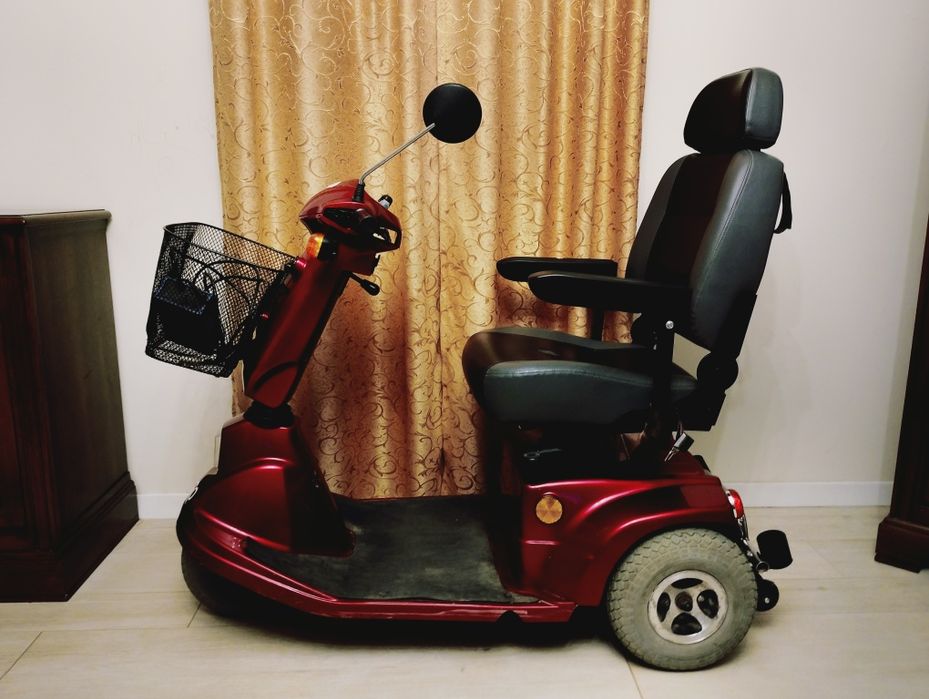 Vând moped REHAB EL-GO, funcționează perfect, baterii noi, în garanție