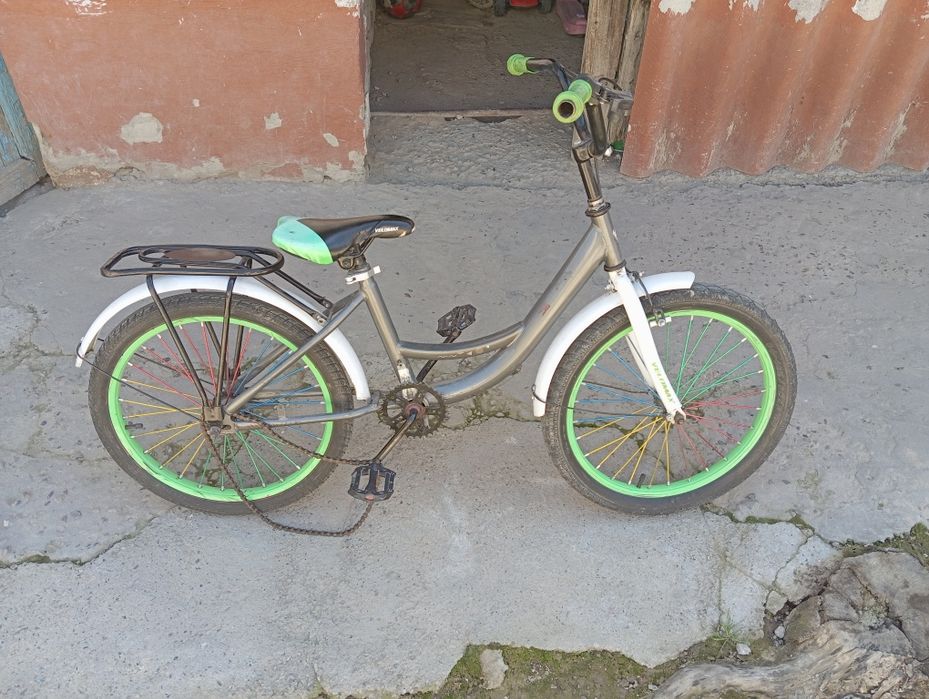 Velisaped sotiladi.1tasi 20 razmer...2chisi 10