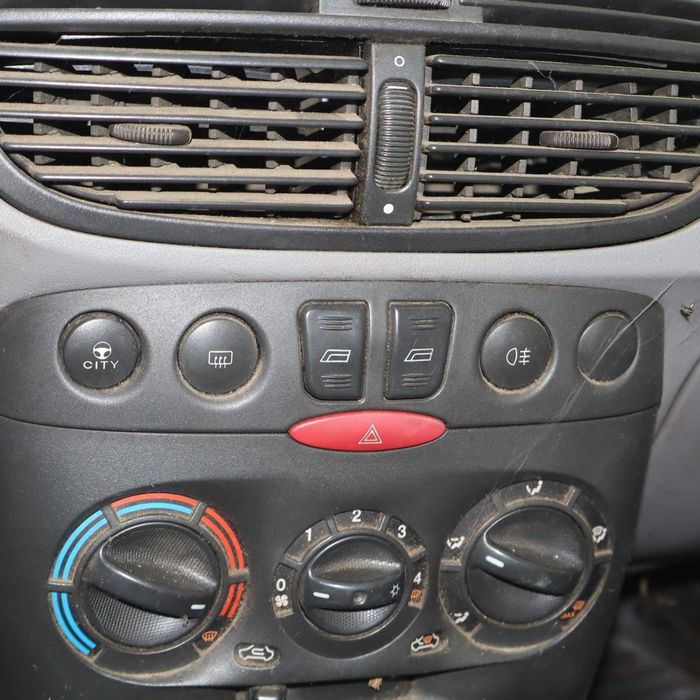 Фиат Пунто 1.2 8в 60 к.с.2001 год.Само на части