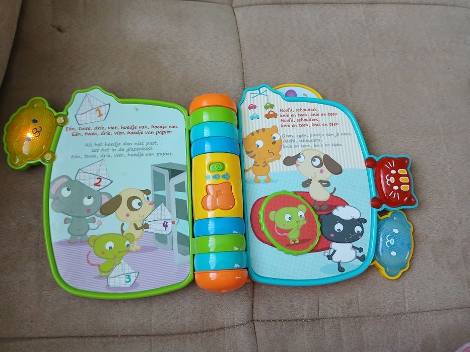Carte cu activități și sunete vtech