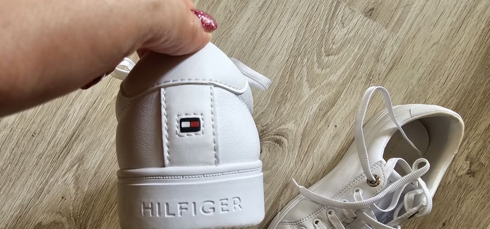 Дамски кецове Tommy Hilfiger