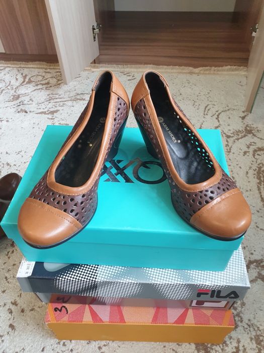 Обувь женская кожанная