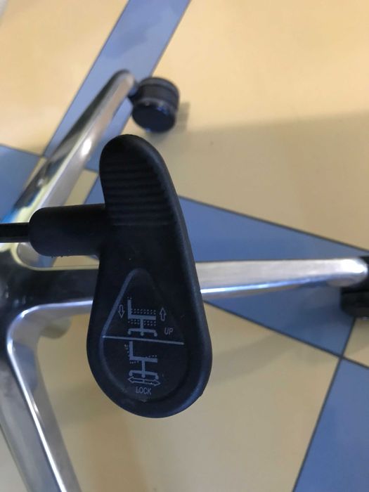 Дизайнерски конферентен стол-Bernhardt Design duet task chair