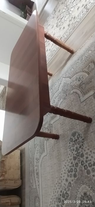 Стол для кухни и гостевой