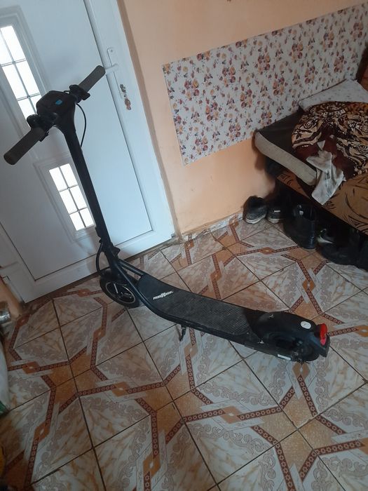 Vand trotineta electrica cu acte și garanție