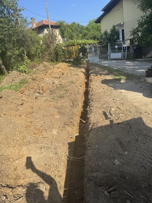 Услуги  с малък багер( Мини багер) 2.6т. Тристранен самосвал 3.5т.