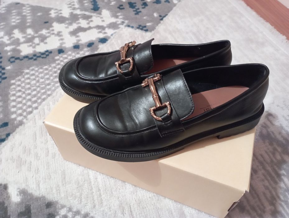 Обувь б/у в отличном состоянии