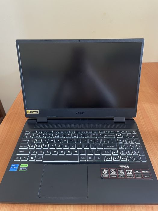 Vând Acer Nitro 5 AN515-58-564G, laptop de gaming