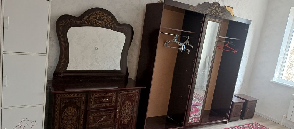 Кровать, Шкаф, Трюмо в комплекте  продается/ Етокхона мебе