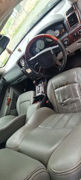 Chrysler 300C десен волан