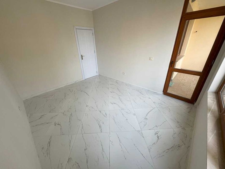 Продава се Двустаен апартамент в Търговище, Изток 1 - 67 кв.м за 792 €/кв.м - Снимка #4