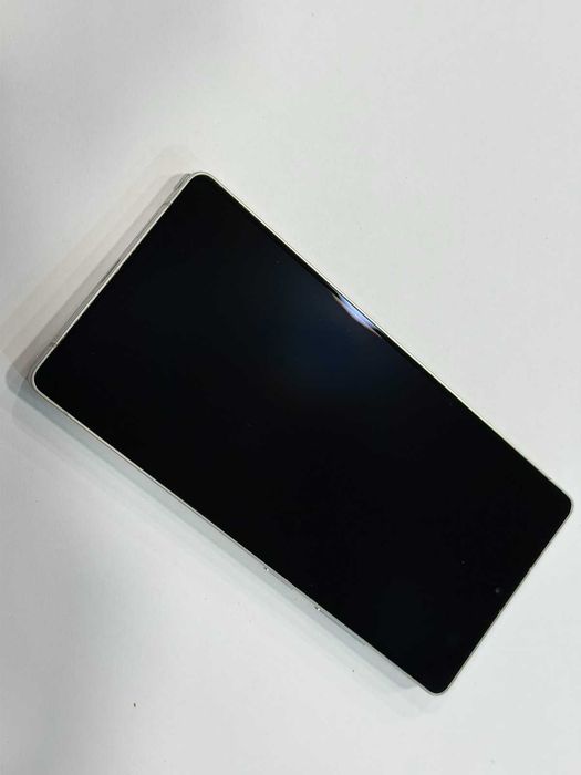 Samsung Galaxy S25 Ultra 256GB / 12GB RAM