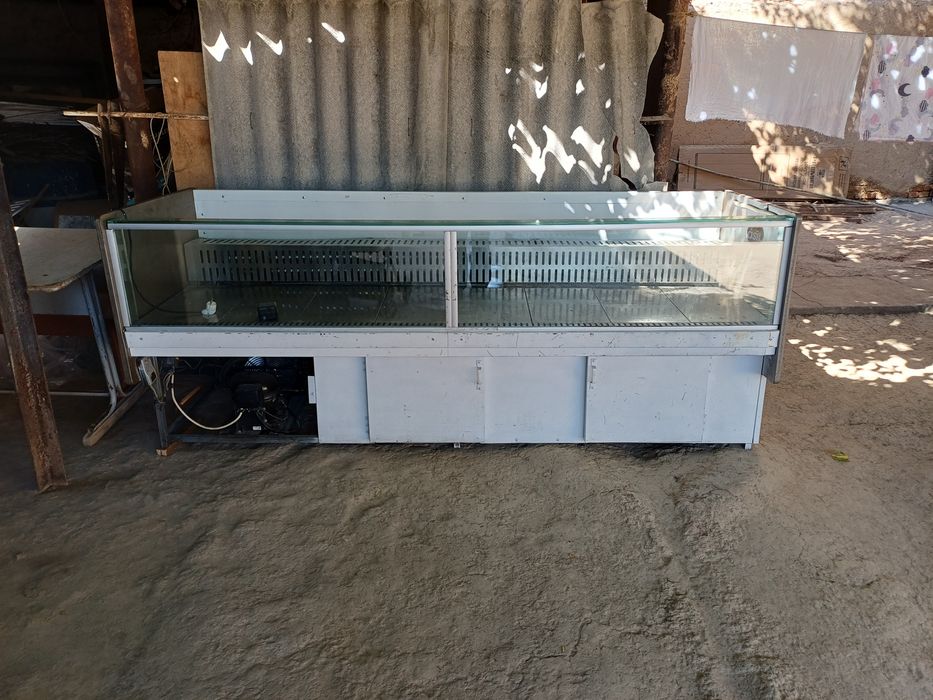 Холодильник витирина