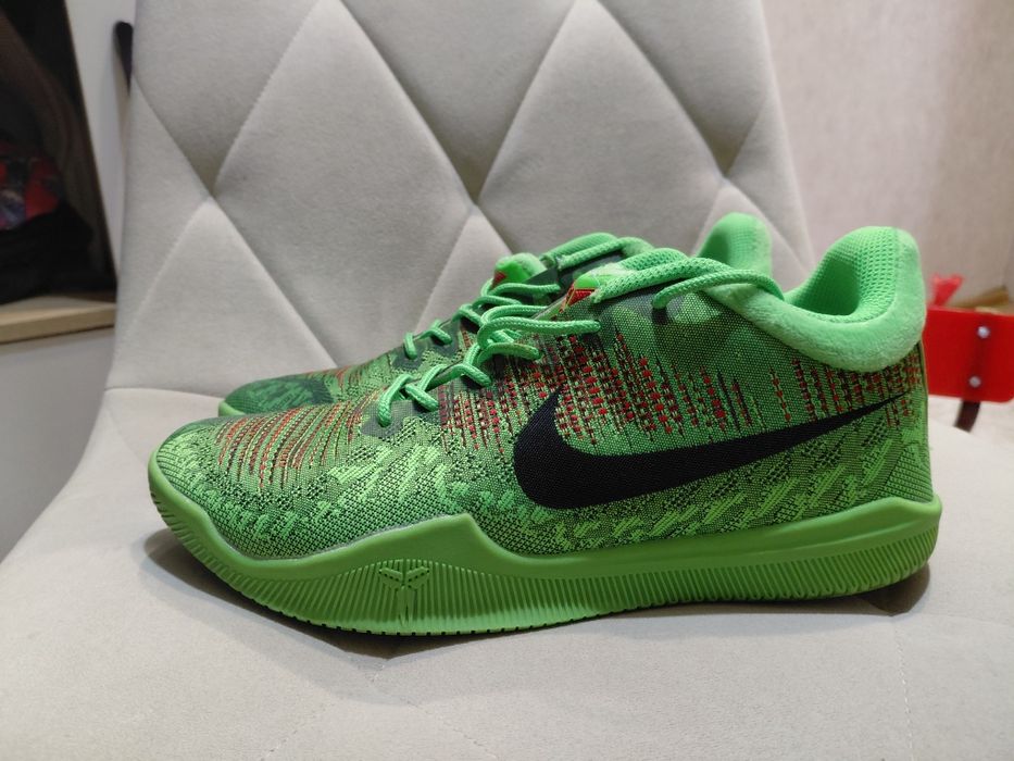 Продам кроссовки Nike