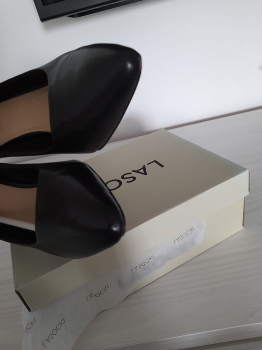 Pantofi din piele naturala