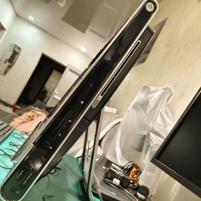 Продам сенсорный моноблок HP.