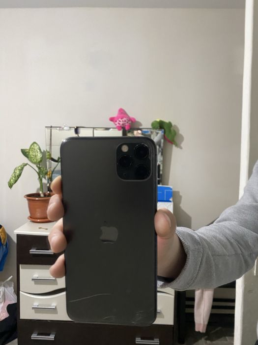 Продам или обменяю айфон 11 про макс