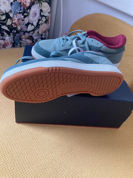 Кецове Reebok естествен велур