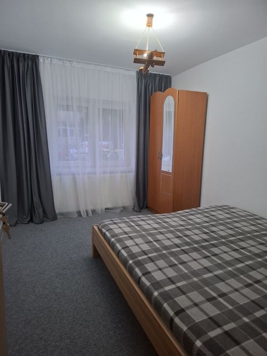Închiriez apartament 1 Mai cu 3 camere