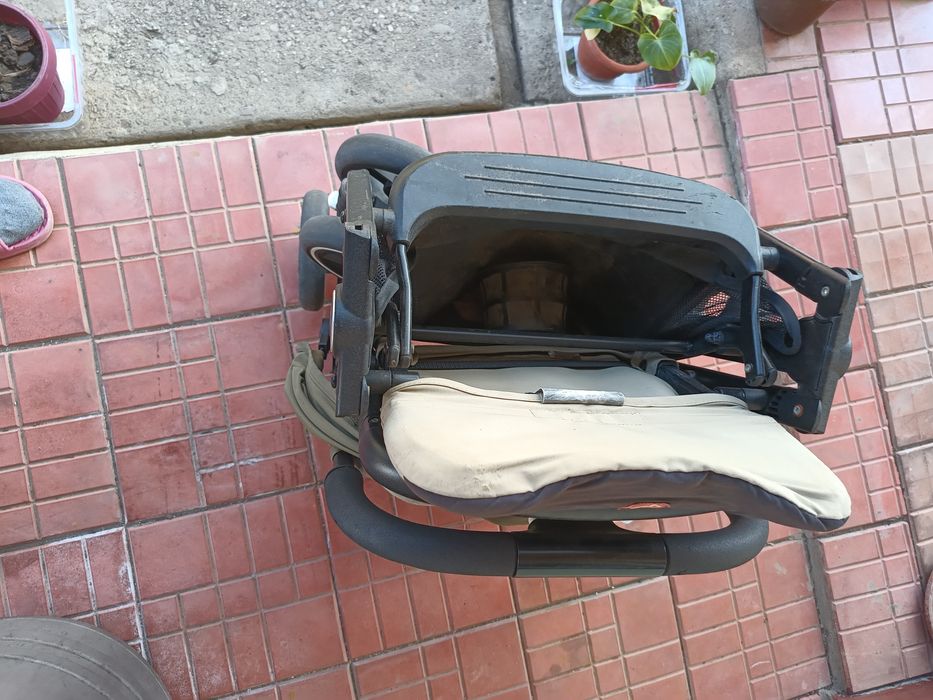 Vând cărucior copii pliabil  in perfectă stare de funcționare
