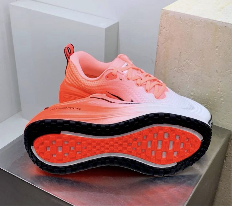 Нови дамски маратонки Nike Zoom Vomero Plus white orange