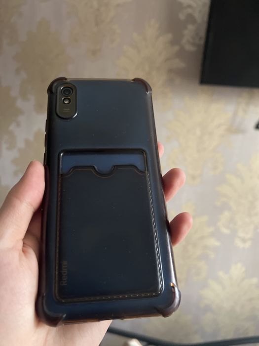 телефон Redmi a9 в хорошем состоянии