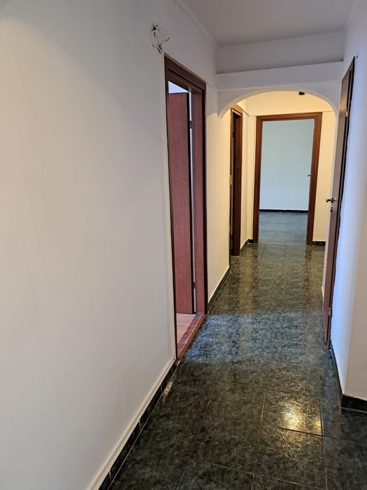 Vand Apartament parter zona Ciresica