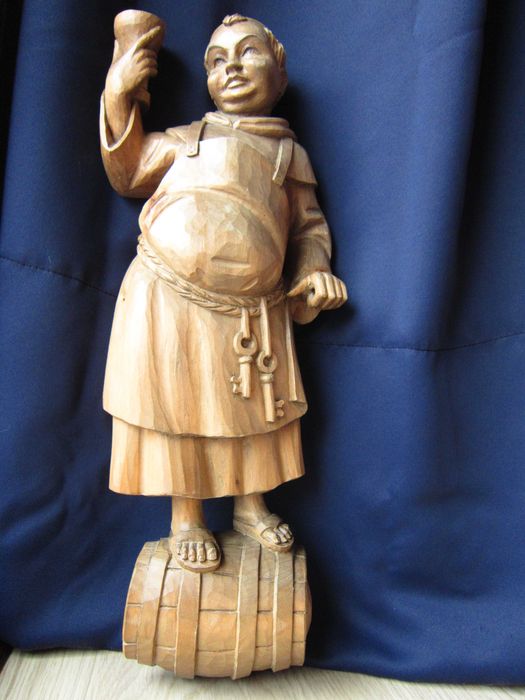 cadou rar Monk Black Forest Calugar cu Vin lemn Germany 1950