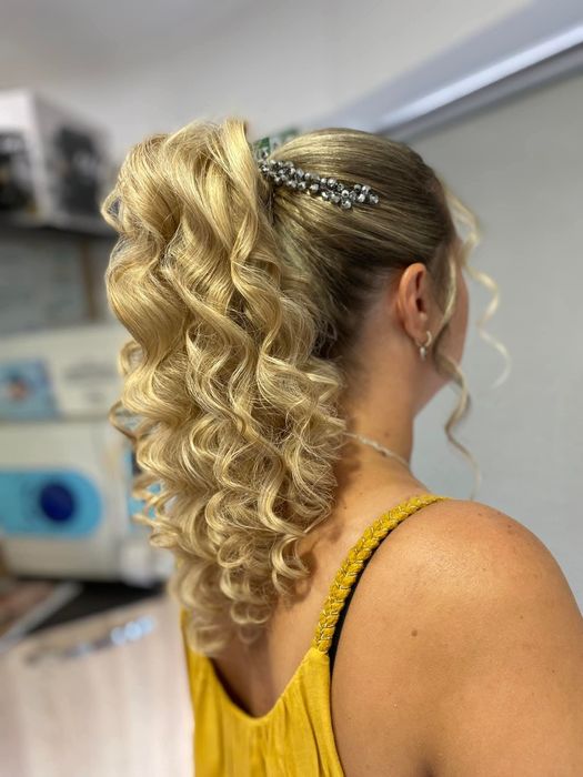 Coafeza la domiciliu + make-up pentru evenimente