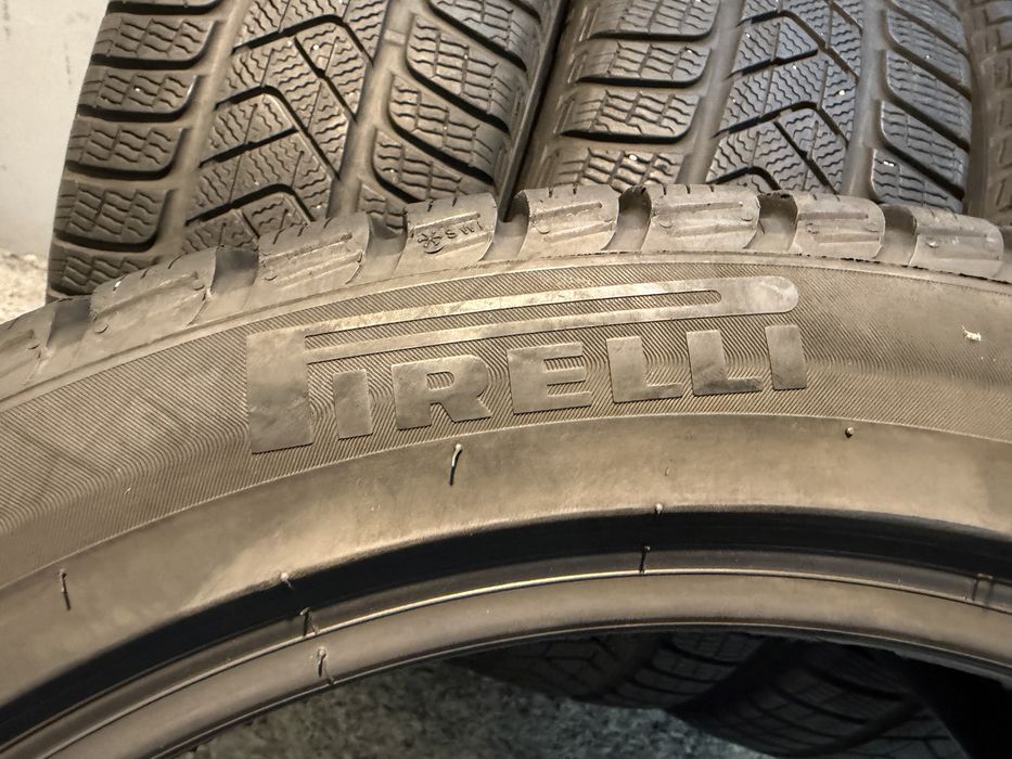 Гуми 235/45/19 PIRELLI Sottozero Winter RUN FLAT