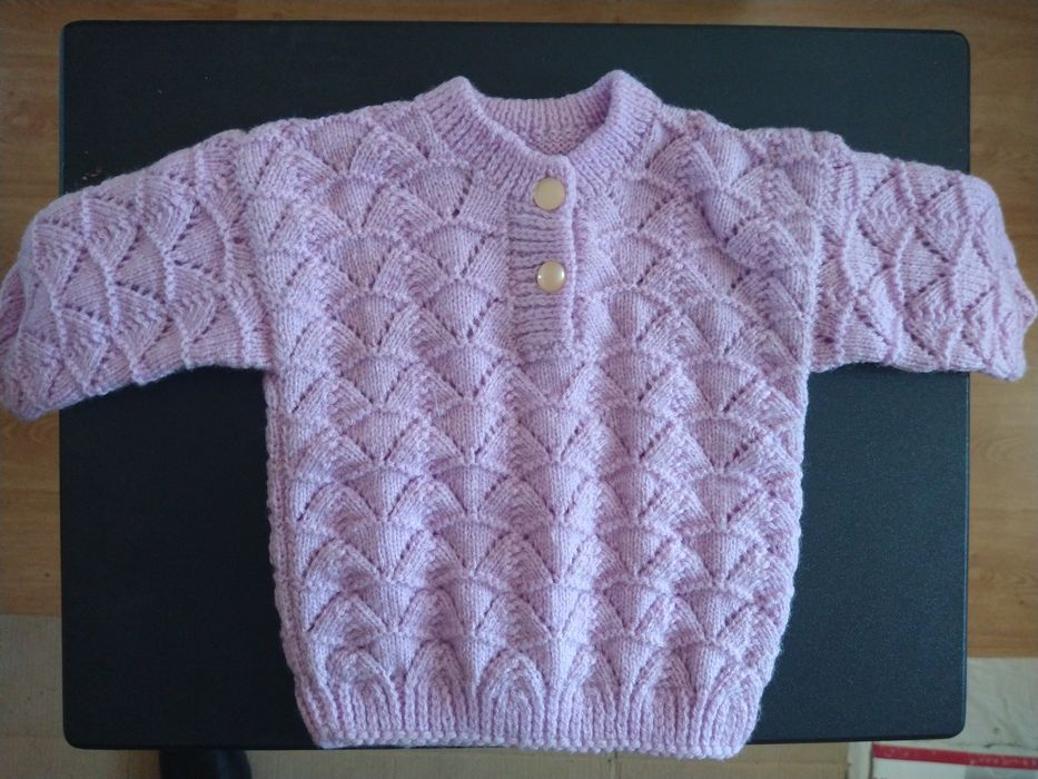 Ръчно плетени бебешки жилетки