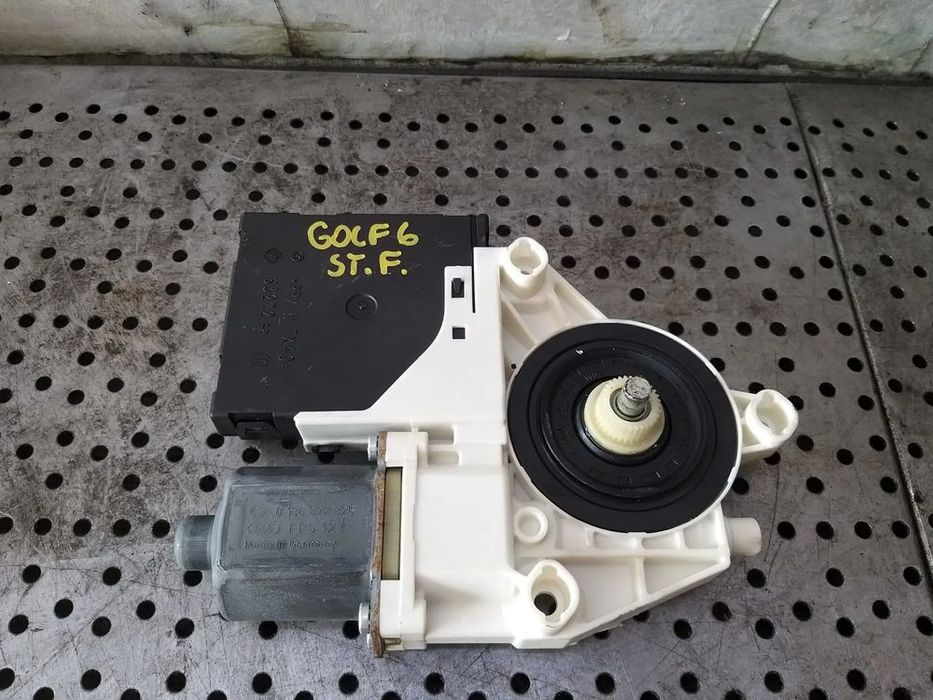 Motoras macara stanga fata vw golf 6 5k 5k0959793 5k0959701h 0130822325
