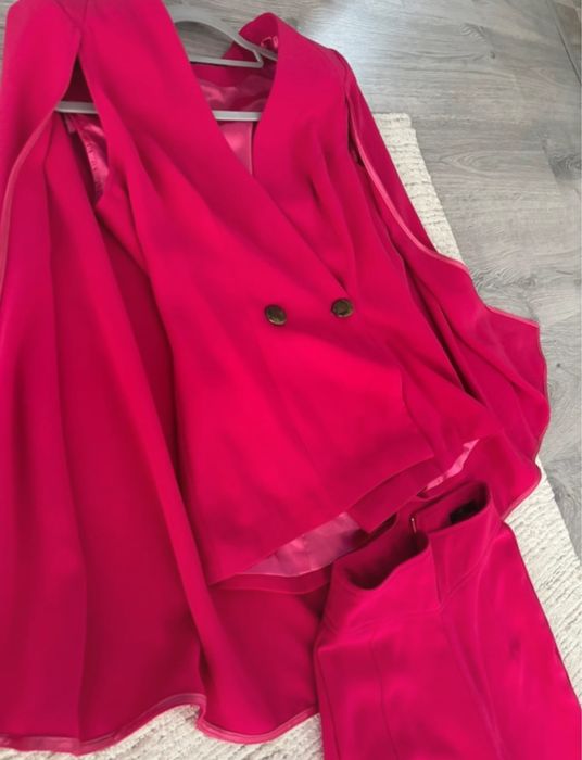 Costum Bby fucsia