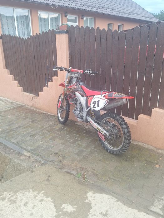 Vând crf 450r 2010