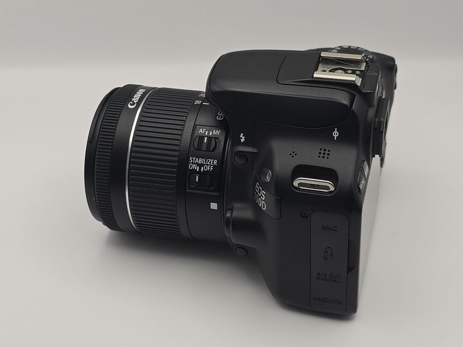 Canon EOS 100D + Obiectiv EF-S 18-55mm IS STM – Doar 13.226 cadre