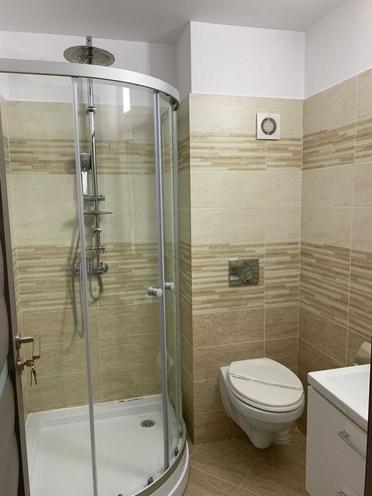 Inchiriez garsoniere pe termen lung str. Cerna