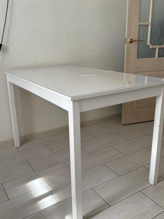 Продам стол IKEA, дерево. 120 х 70 см