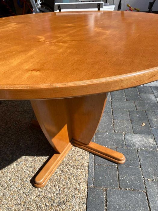 Vând masă rotundă